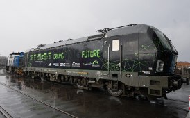 Una locomotiva speciale sui binari UE