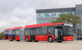 Due versioni dell'Urbino Solaris esposte alla fiera Transexpo di Kielce