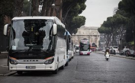 Ucciso il turismo in bus a Roma