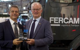 Daimler Truck Italia ha consegnato alla FERCAM l'eActros 300 City Tractor 100% elettrico