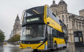 Cinquantotto bipiano elettrici Enviro400Ev a zero emissioni per l'area metropolitana di Liverpool