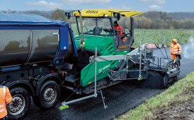 Vögele, the new Dash 5 road paver proves itself in wind and weather